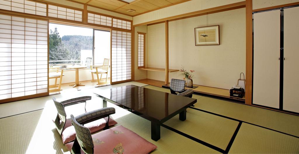 Menard Aoyama Resort: Wafukan Utatsukasa Iga Exteriér fotografie